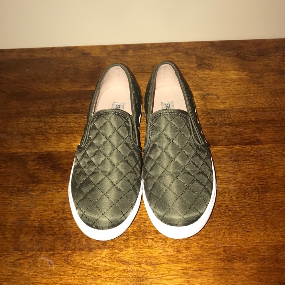 Steve Madden Olive slip on sneakers
